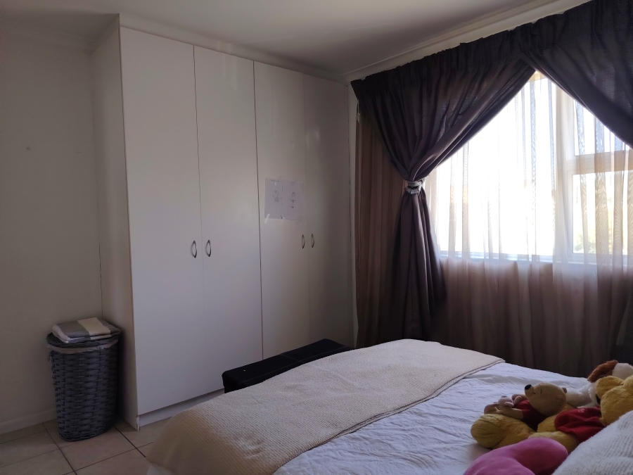To Let 2 Bedroom Property for Rent in Sir Lowrys Pass Village Western Cape